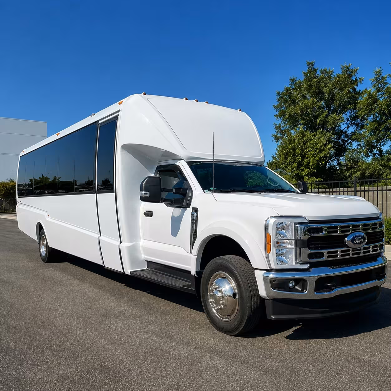 minibus rentals in aurora for outdoor science field trips